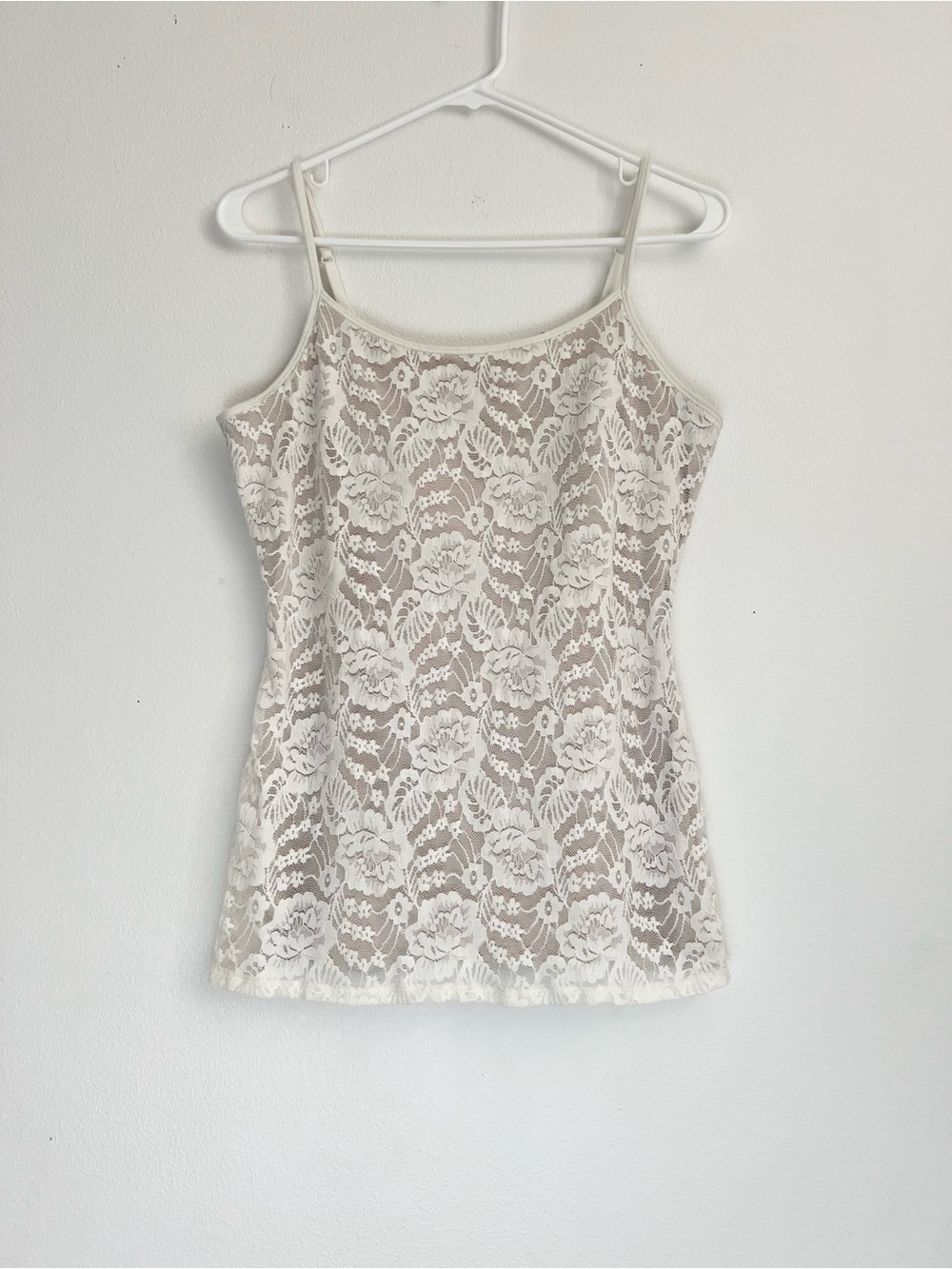 Express Lace Best Loved Cami Built in Bra Tank Y2K Elena Gilbert Downtown L